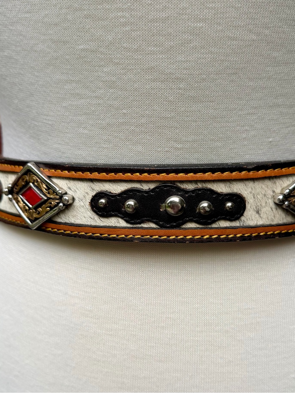 Bob Berg Hand-Tooled Ladies Western  Belt w/Rhinestone Belt Buckle - Picture 3 of 7
